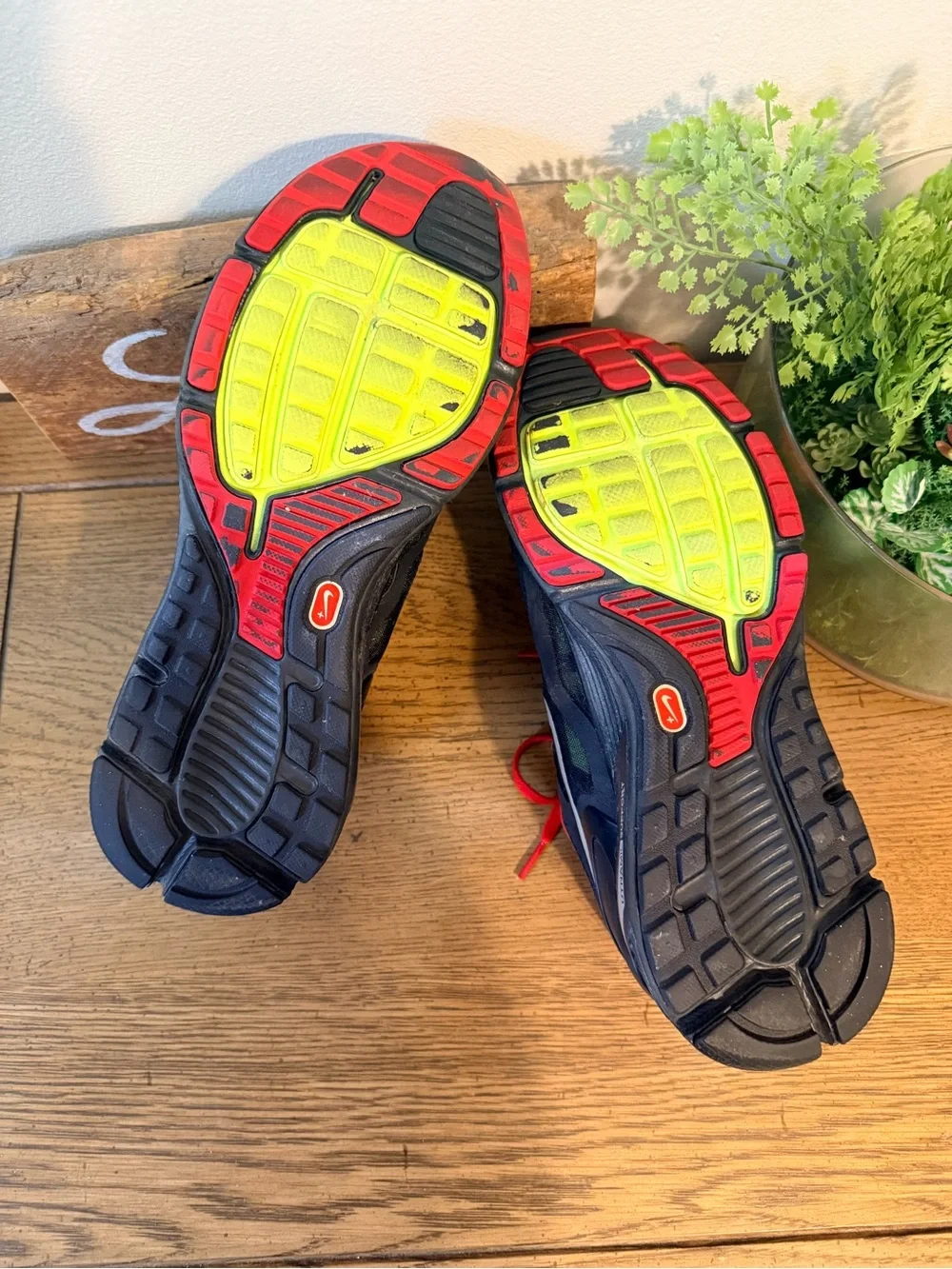 Nike bold breathable upper